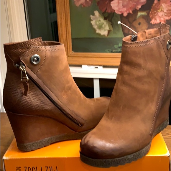 Miz Mooz | Newton Infinity Bootie - Picture 2 of 11